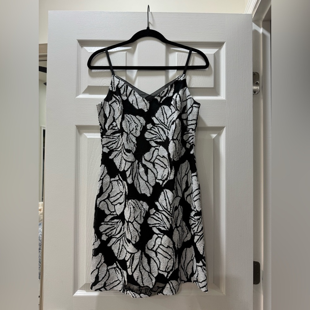 White House Black Market Black and White Leaf Dress